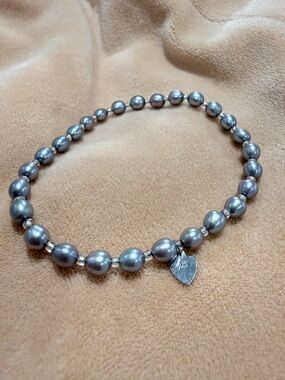 Fresh water grey bracelet with 925 heart charm